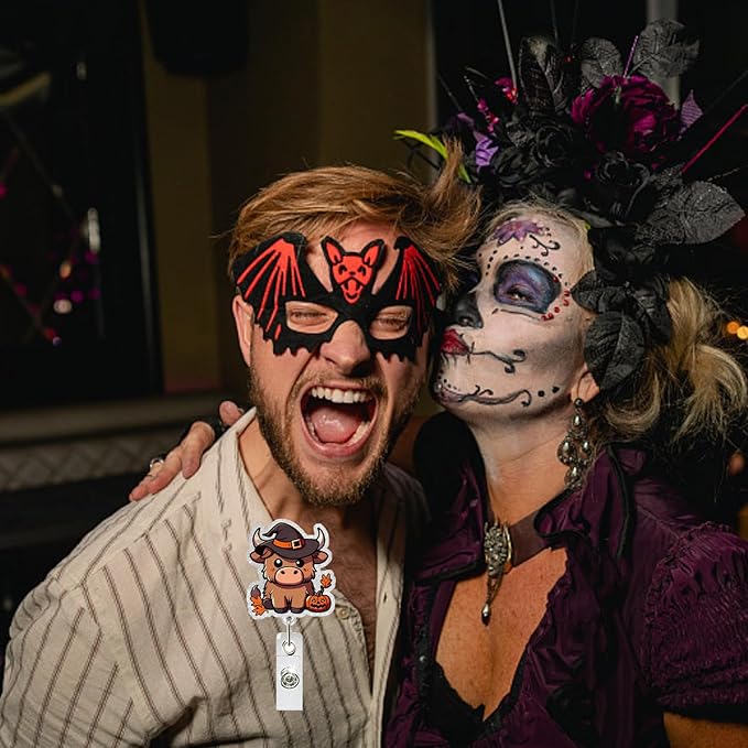 Halloween Cow Badge Reel Retractable Acrylic ID Clip with Swivel Alligator Clip Cartoon Highland Cow ID Tag Card Holder Clip for Nursing Student, Doctor Medical Worker Alligator Badge Accessories