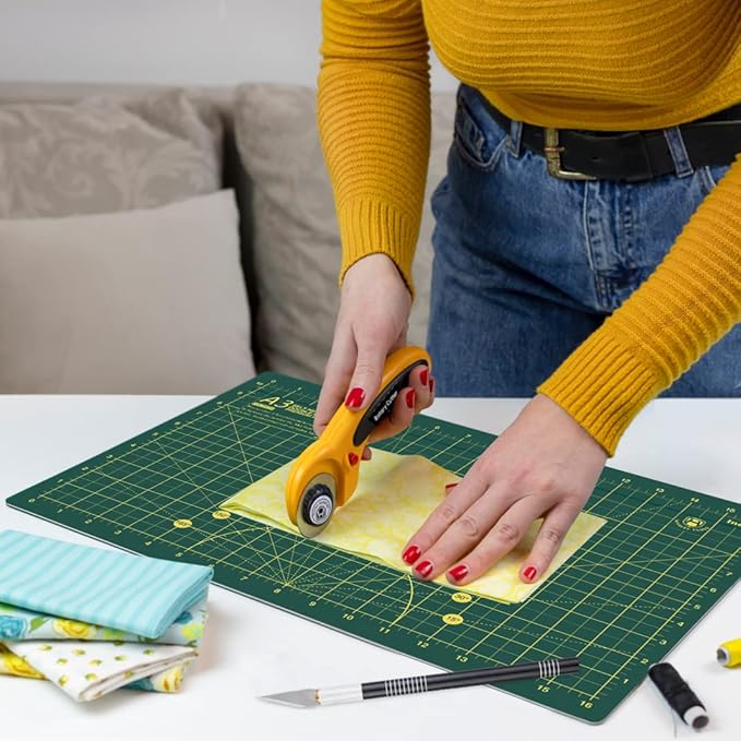 Headley Tools Rotary Cutter Set - 45mm Fabric Cutter, 5 Extra Rotary Blades, A3 Cutting Mat, Quilting Ruler and Sewing Clips, Craft Knife Set, Ideal for Crafting, Sewing, Scrapbooking, Patchworking