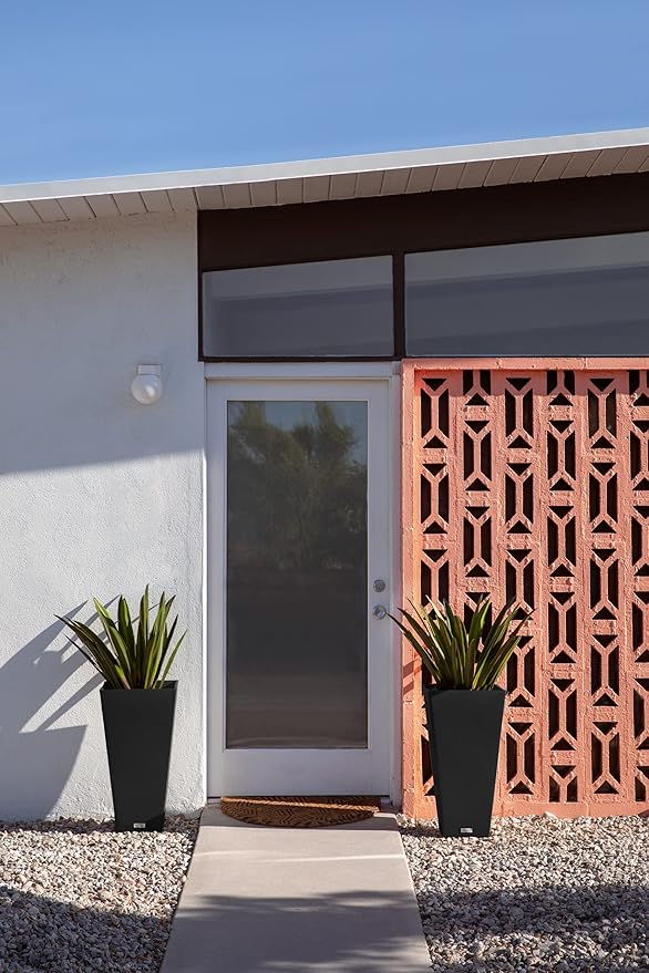 Veradek V-Resin Indoor/Outdoor Taper Planter (30 inch, Black)