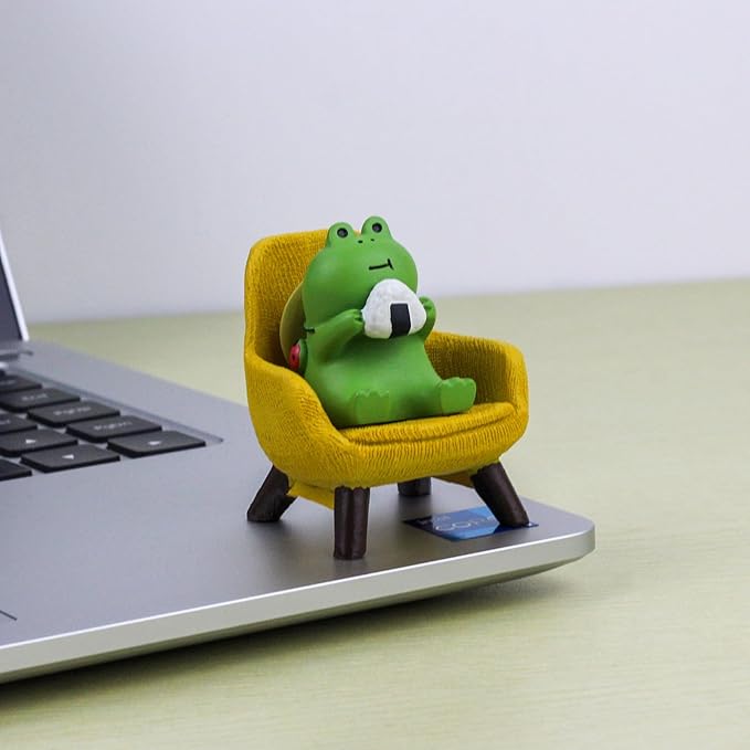 Miniature Frog Figurines Statue - Cute Frog Sculpture for Outdoor Fairy Garden and Desk Decorations - Adorable Frog Figurine Statue Decor for Plant Shelf Desk Office Bedroom(Yellow Sofa)