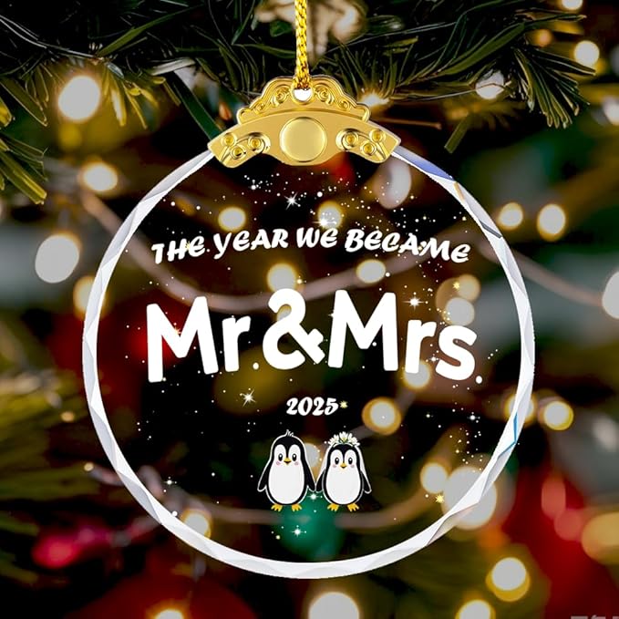 Mr&Mrs Gift 2025 Wedding Gifts for Couples 2025 Ornament- Future Mr and Mrs - Bridal Shower Bride Gift Ideas for Her Adorable Penguin for Newlywed Couple Crystal Glass Hanging Ornament