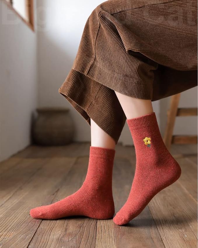 IIG Cute Warm Wool Socks for Women Super Cozy Thick Crew Winter Socks Gifts, 5 Pairs
