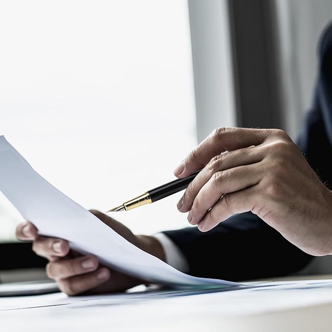 Cheericome Fountain Pen - Ink Pen for Smooth Writing - Exquisite Fountain pen gift set for Men & Women - Fountain Pen Fine Nib，Includes 10 Ink Cartridges and Ink Refill Converter - Black