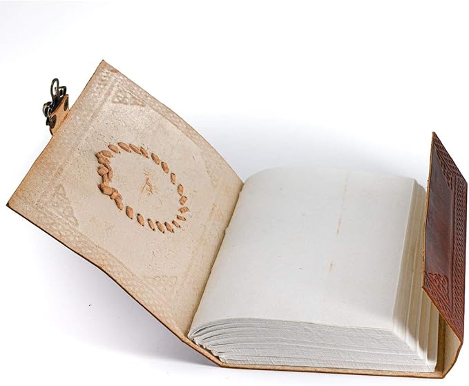 Vintage Leather Journal Handmade Buffalo Non-Refillable Deckle Edge Paper – Leather Bound Journal for Women Men Vintage C-Lock Closure Ideal for Writing & Travel for Artists