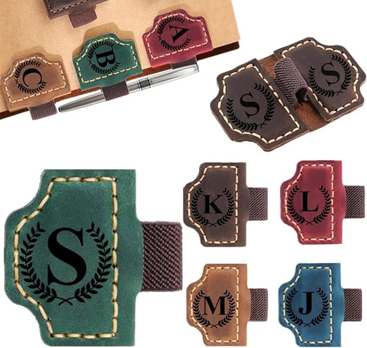 Custom Bookmark with Pen Holder with 26 Letters Personalized Magnetic Leather Book Mark, Customized Name Book Marker Clip with Initial for Men Women, Gifts for Book Lovers, Readers, (Green, S)