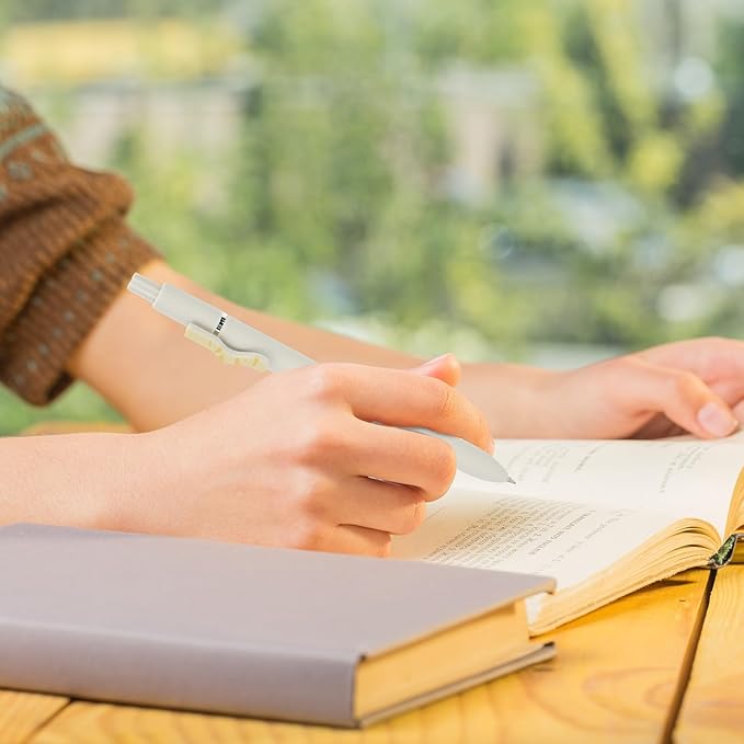 Ddaowanx Cute Cat Pens,8 Pcs 0.5mm Quick Dry Black Ink Gel Pens Fine Point Smooth Writing Pens,Cat Lover Gifts for Women Men