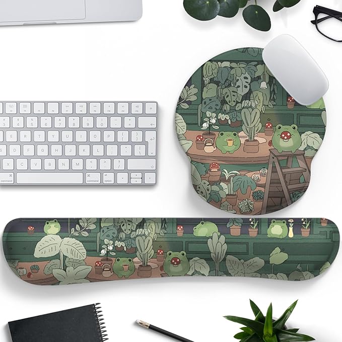 Cute Frog Mouse Pad with Wrist Rest Kawaii Green Decor Pain Relief Mat, Ergonomic Mouse Pad for Desk Computer Keyboard Laptop, Desk Decor Office Accessories for Girl Wrist Rest for Computer Keyboard.