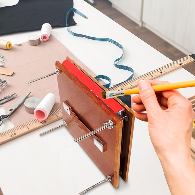 GeryVtee Wooden Book Press 9.8x7.87 inch Large Bookbinding Press Portable Binding Machine with Handle Easy Assemble Books Binding Tools for Craft Enthusiasts (Brown)