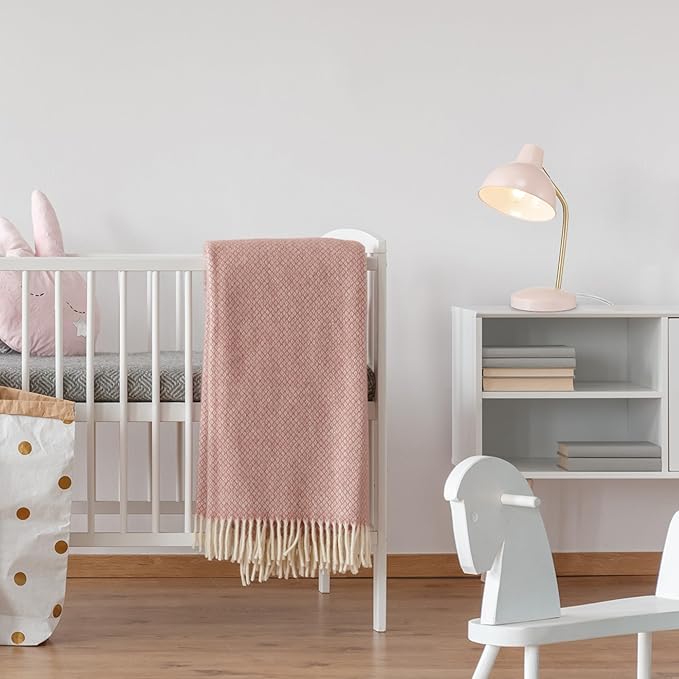 GLOBE Electric 67339 16 Inch Pink Desk Lamp with Gold Arm, in-Line On/Off Switch, Reading Light, Ideal for Bedroom, Dorm and Office