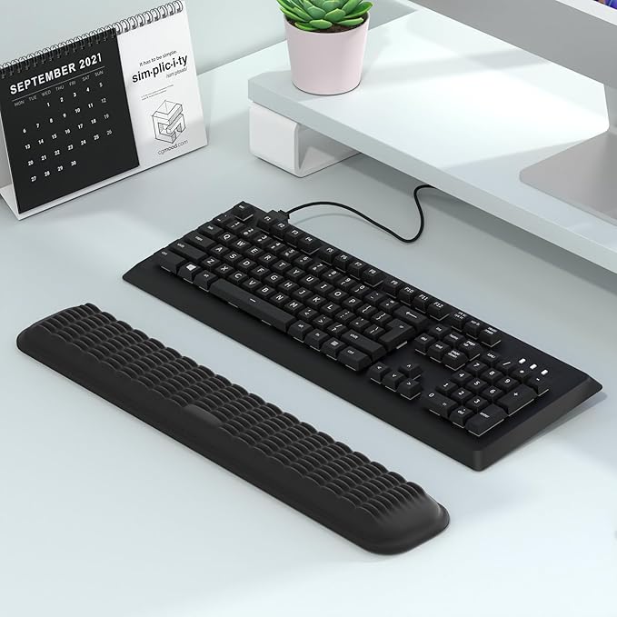 MEKASS Keyboard Wrist Rest, Soft Memory Foam Wrist Support for Keyboard, Keyboard Hand Rest Pad for Wrist Pain Relief, Keyboard Wrist Guard for Long Hours of Work, Gaming, Studying（Classic Black）