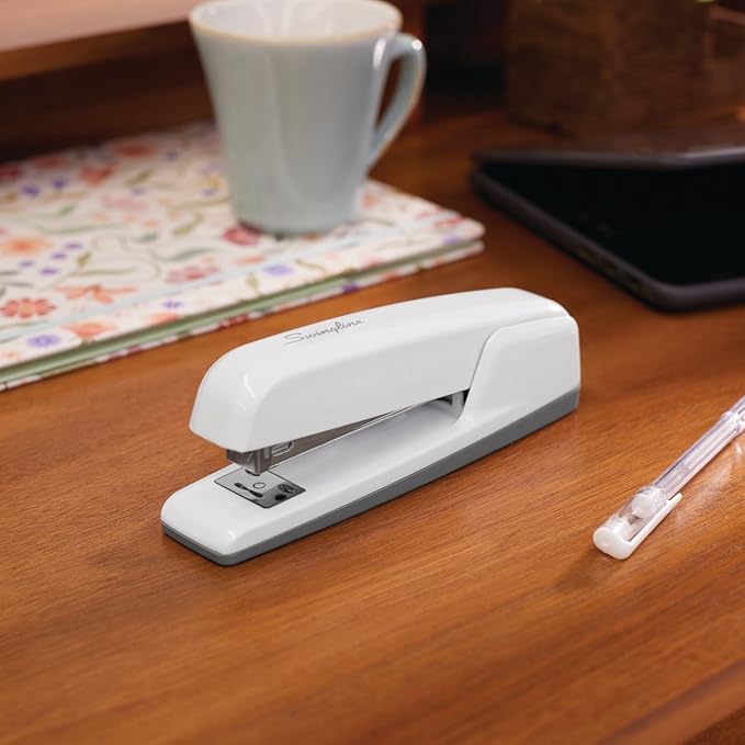 Swingline Stapler, 30 Sheet Capacity, 747 Business Stapler, Jam Free, Metal, Arctic White (S7074738)