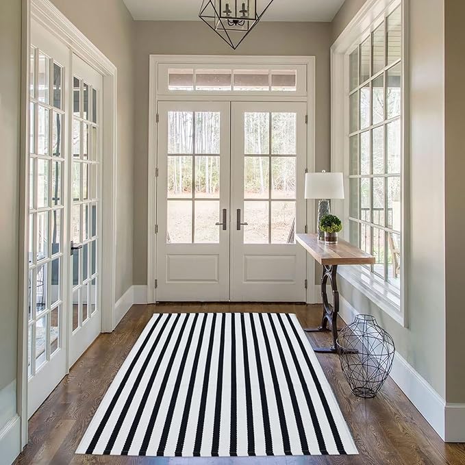 Black and White Outdoor Rug 35.4" x59" Front Porch Rug Door Mat Washable Farmhouse Layered Door Mats Cotton Hand-Woven Welcome Mats Throw Carpet for Entryway/Home Entrance/Laundry Room