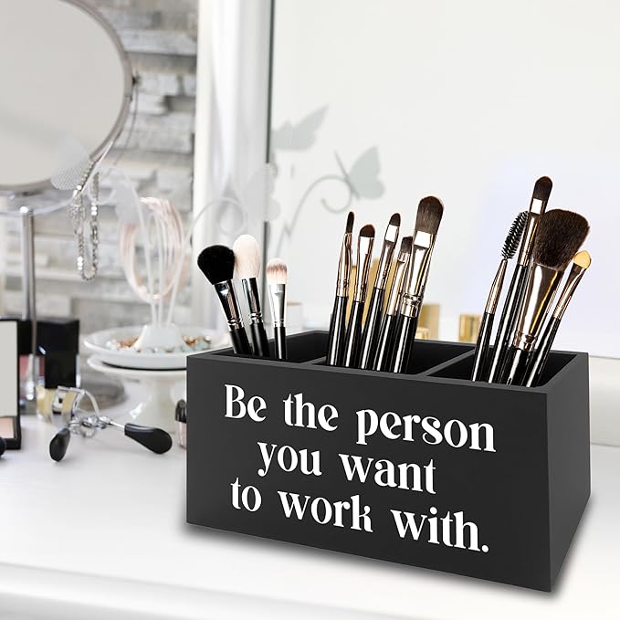 Be the Person You Want to Work with Inspirational Pen Pencil Holder Organizer for Desk, Inspirational Gifts for Women Men, Motivational Wooden Box Sign for Home Office Desk Tabletop Decorations