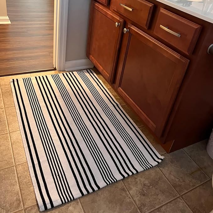 Black and White Striped Outdoor Rug Front Porch Rug 27.5"x43" Cotton Hand-Woven Welcome Mats Layered Door Mats for Front Porch/Entryway/Laundry Room/Bedroom/Outdoor