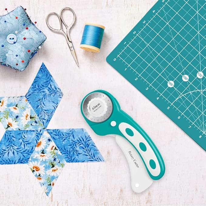 Rotary Cutter Set - Quilting Kit incl. 45mm Fabric Cutter, 5 Replacement Blades, A1 Cutting Mat, Acrylic Quilting Ruler and Sewing Clips, Craft Knife Set, Ideal for Crafting, Sewing, Patchworking
