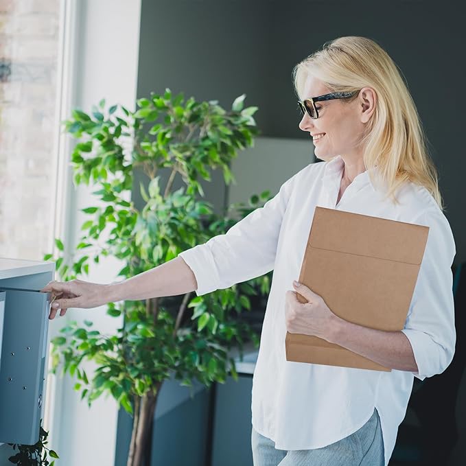 25 Pack 9.4" x 13.2" Large Kraft Expandable Catalog Envelopes, Self Seal Manilla Envelopes Mailing for Documents, Magazines, Photos (Extra labels for Use)