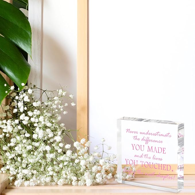 Never Underestimate Your Impact Acrylic Desk Sign - 4 * 4 Inch Pink Lettering Farewell Gifts for Coworkers Women, Inspirational Goodbye Going Away Gift for Office Retirement