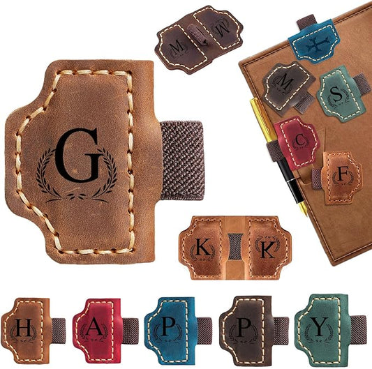 Custom Bygone Mark Bookmark with Pen Holder, 26 Letters Name Initial Personalized Magnetic Leather Bookmark, Gifts for Book Lovers, Readers, Travelers, Leather Book Marks (Light Brown, G)