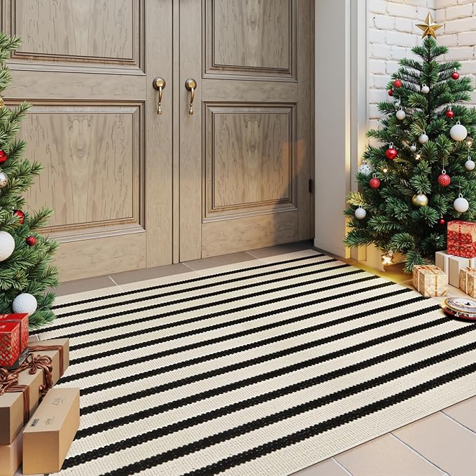 Collive Black and White Rug 3x5, Christmas Outdoor Rug for Porch Cotton Woven Farmhouse Indoor Outdoor Rugs, Washable Layered Welcome Door Mat, Floor Carpet for Front Door Christmas Decor Kitchen