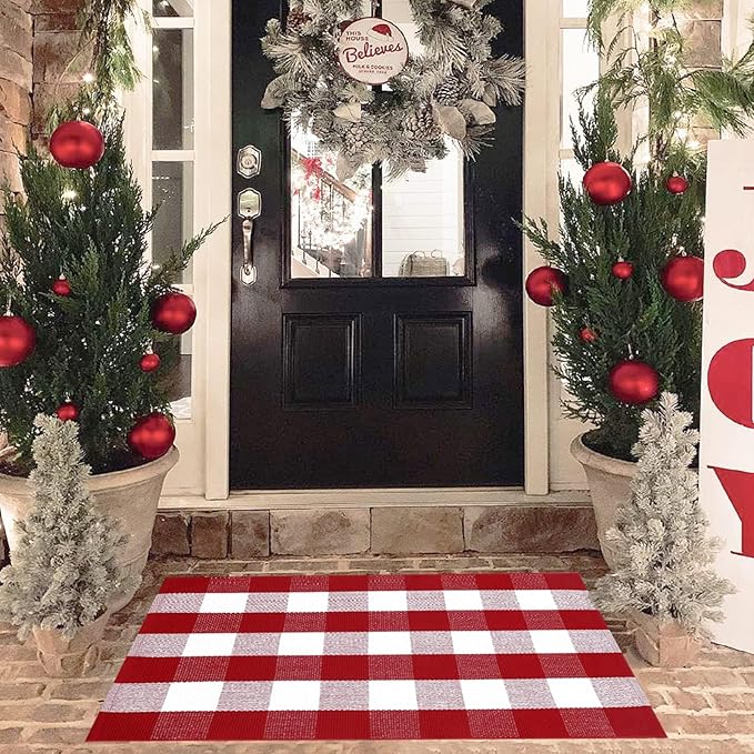 Christmas Red and White Plaid Rug, 28 x 43 Inches Cotton Hand-Woven Layered Door Mat for Front Porch, Entryway, Outdoor Holiday Decor, Washable Buffalo Check Rug for Home, Patio, Kitchen