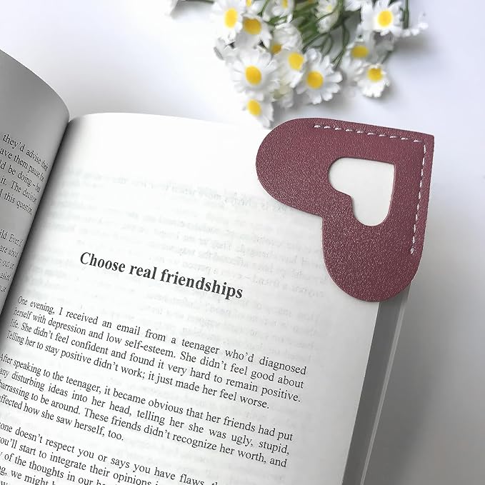 Leather Bookmarks, Wayzton Cute Hollow Heart Corner Bookmark, Personalized Book Accessories Gifts for Women Kids Reading Lovers