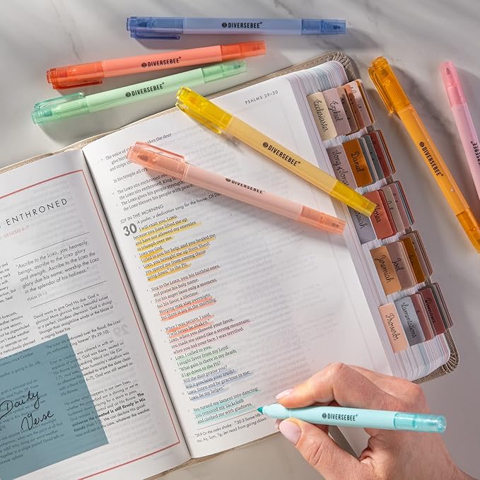 DIVERSEBEE Dual Tip Bible Highlighters and Pens No Bleed, 8 Pack Assorted Colors Quick Dry Highlighters Set, Cute Markers, Bible Study Journaling School Office Supplies and Accessories (Pastel)