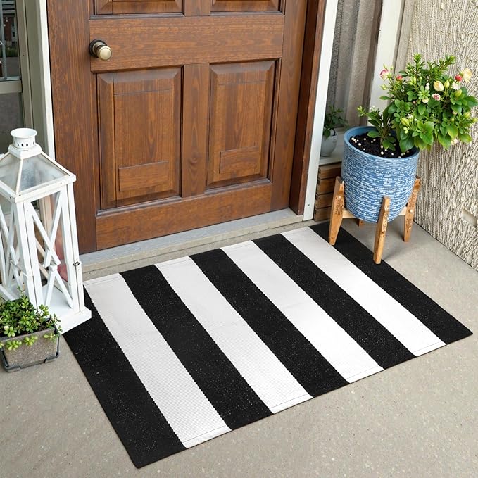 Black and White Striped Outdoor Rug 24"x 35", Washable Christmas Front Door Mat, Cotton Woven Farmhouse Front Porch Rug, Layered Door Mats Outdoor for Entryway Kitchen