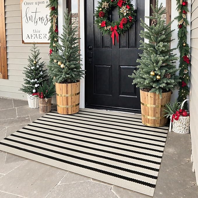 Collive Black and White Rug 3x5, Christmas Outdoor Rug for Porch Cotton Woven Farmhouse Indoor Outdoor Rugs, Washable Layered Welcome Door Mat, Floor Carpet for Front Door Christmas Decor Kitchen