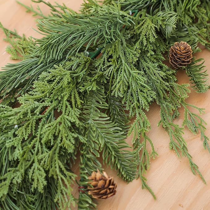 1 Pcs 6 ft Christmas Cedar Garland Greenery Realistic Cedar Pine Needles Garland Artificial Decoration for Table, Mantel, Wall, Home Winter Holiday Party Decor
