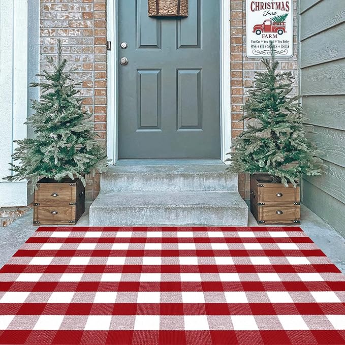 Christmas Red and White Plaid Rug, 4' x 6' Cotton Hand-Woven Layered Door Mat for Front Porch, Entryway, Outdoor Holiday Decor, Washable Buffalo Check Rug for Home, Patio, Kitchen