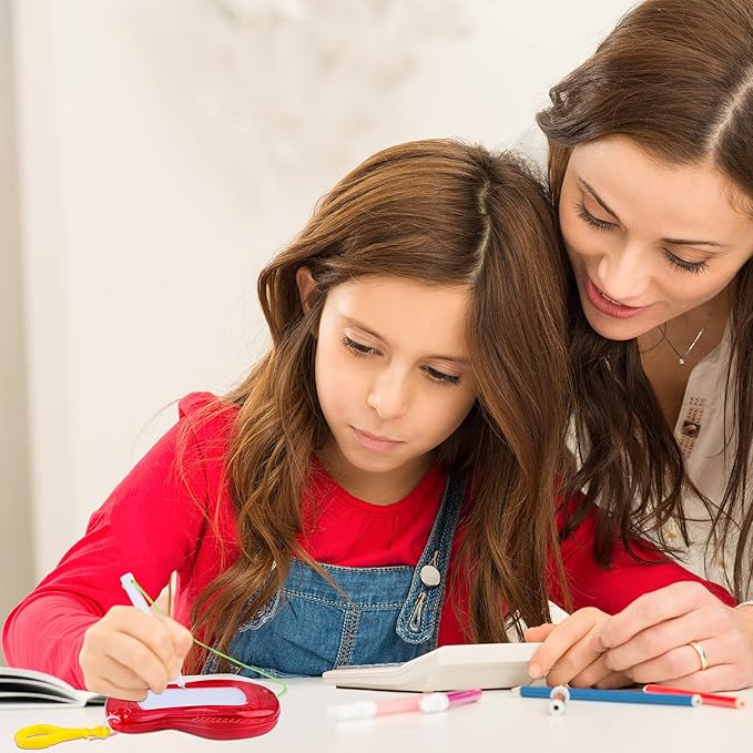 Outus 50 Pieces Mini Magnetic Drawing Board Doodle Board Set with Pen Keychain 3 Colors Drawing Painting Sketch Pad for Birthday Party Favor Classroom Supply