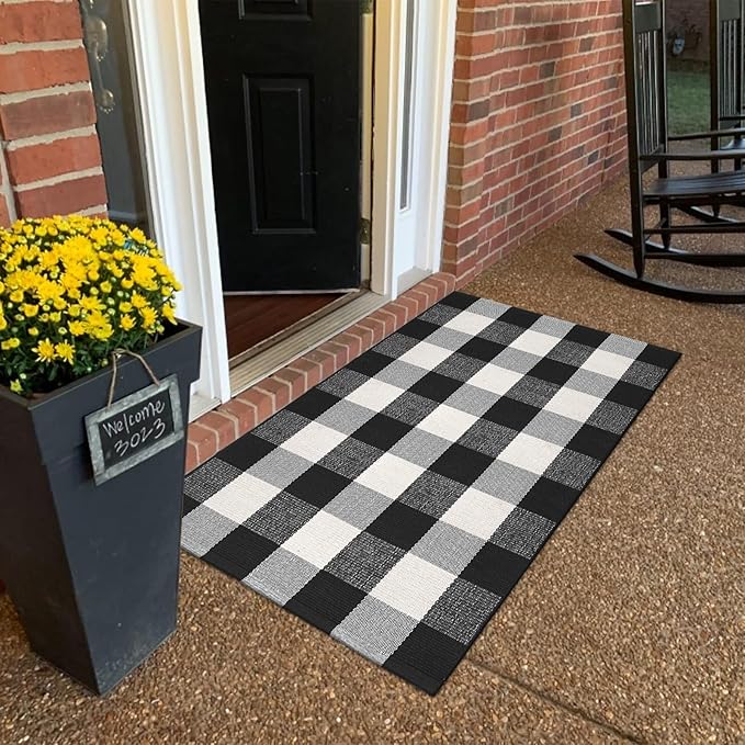 KIMODE Front Door Mat Buffalo Plaid Outdoor Rug 27.5"x43" Black and White Checkered Rug Farmhouse Front Porch Rug Decor Cotton Woven Washable Layered Christmas Door Mats Christmas Decorations
