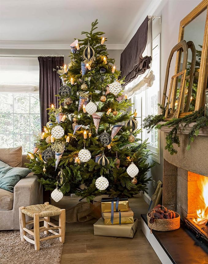 Hollyone 4.7 Inch Large Black and White and Gold Christmas Ornaments 4Pcs Balls Shatterproof Christmas Hanging Ornaments for Xmas Tree Decor Wedding Party Wreath Home Decor (Black & Gold, 120mm)