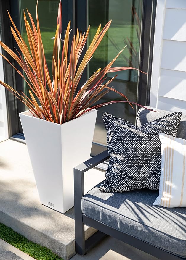 Veradek V-Resin Indoor/Outdoor Taper Planter, Set of 2 (30 inch, White)